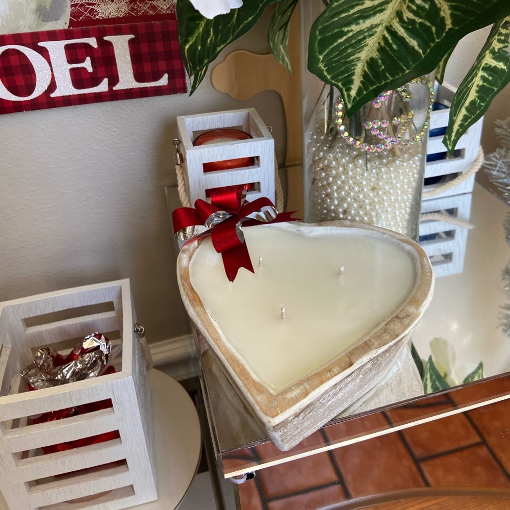 Valentines Day heart shaped 10oz Dough bowl candle